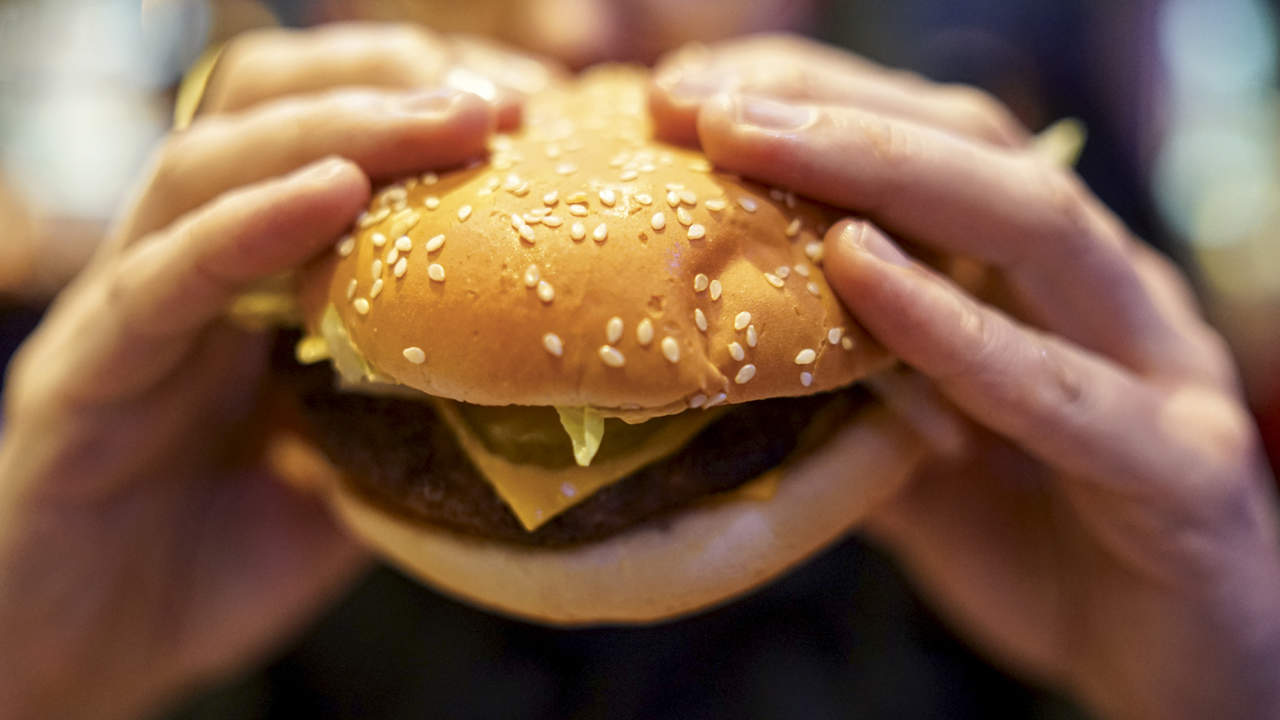 A Short History of The Cheeseburger