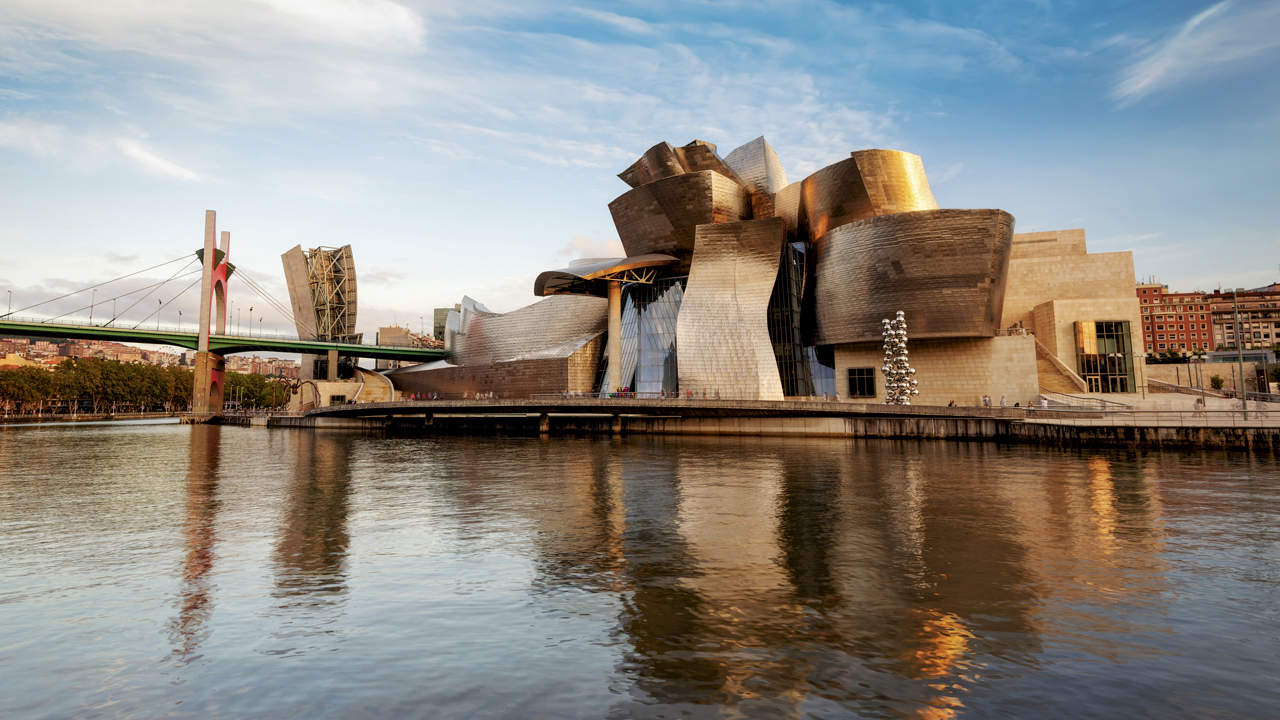 442 Art & Architecture Guggenheim Istock