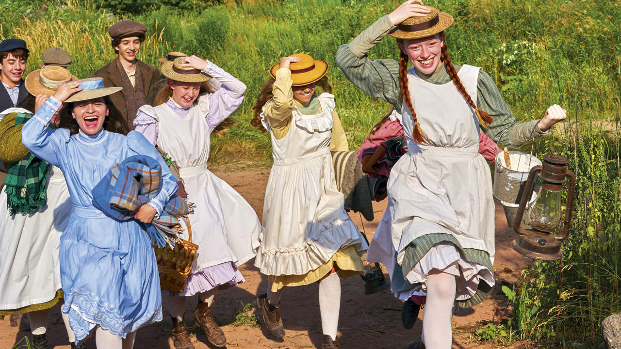 Anne of Green Gables: by L. M. Montgomery