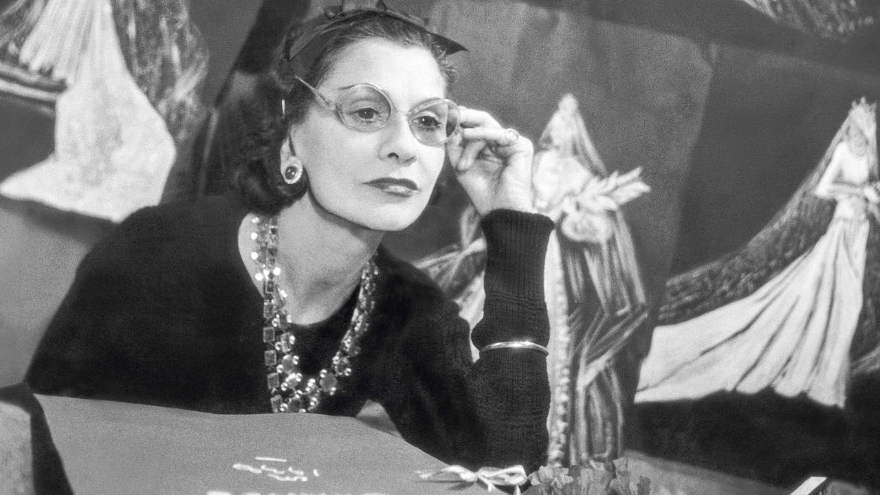 Coco Chanel: Fashion Manifesto
